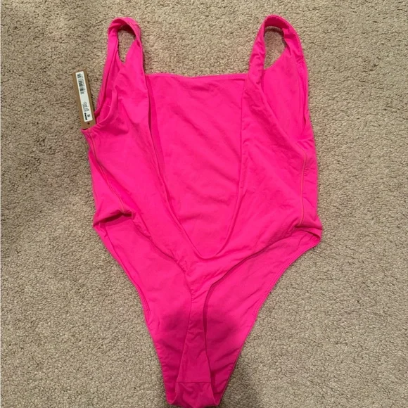 SKIMS bodysuit - Picture 3 of 3